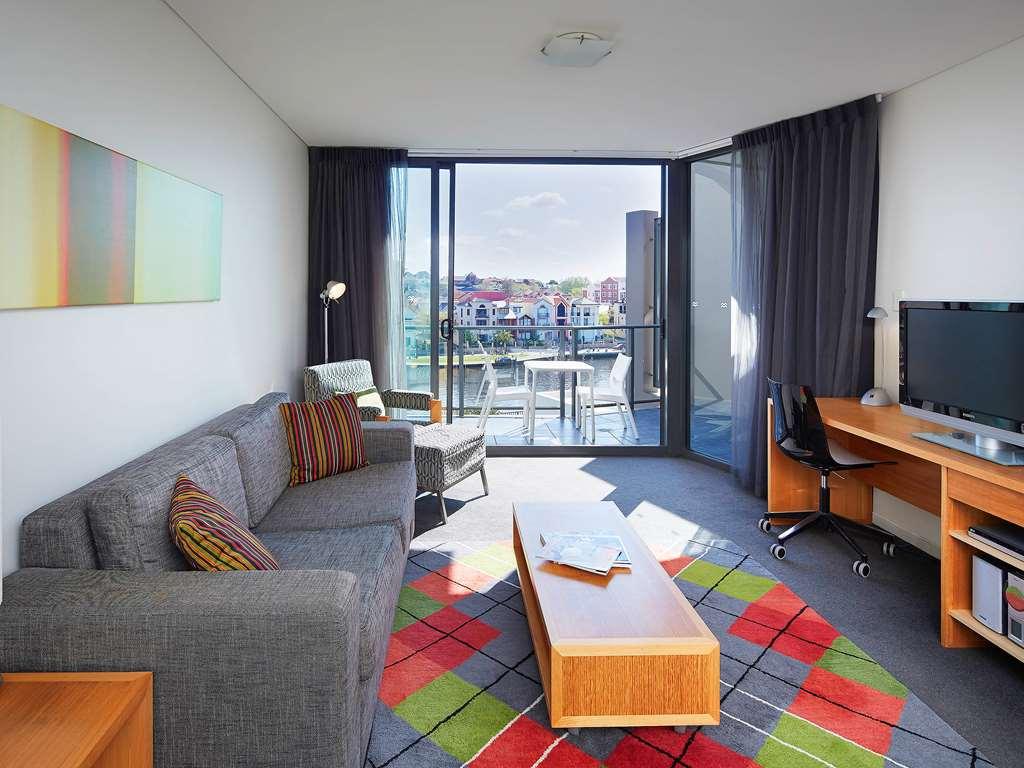 East Perth Suites Hotel Extérieur photo